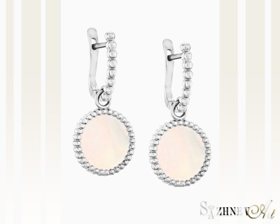 Nacre Pearl White Gold Earrings. Item CH183-c112w