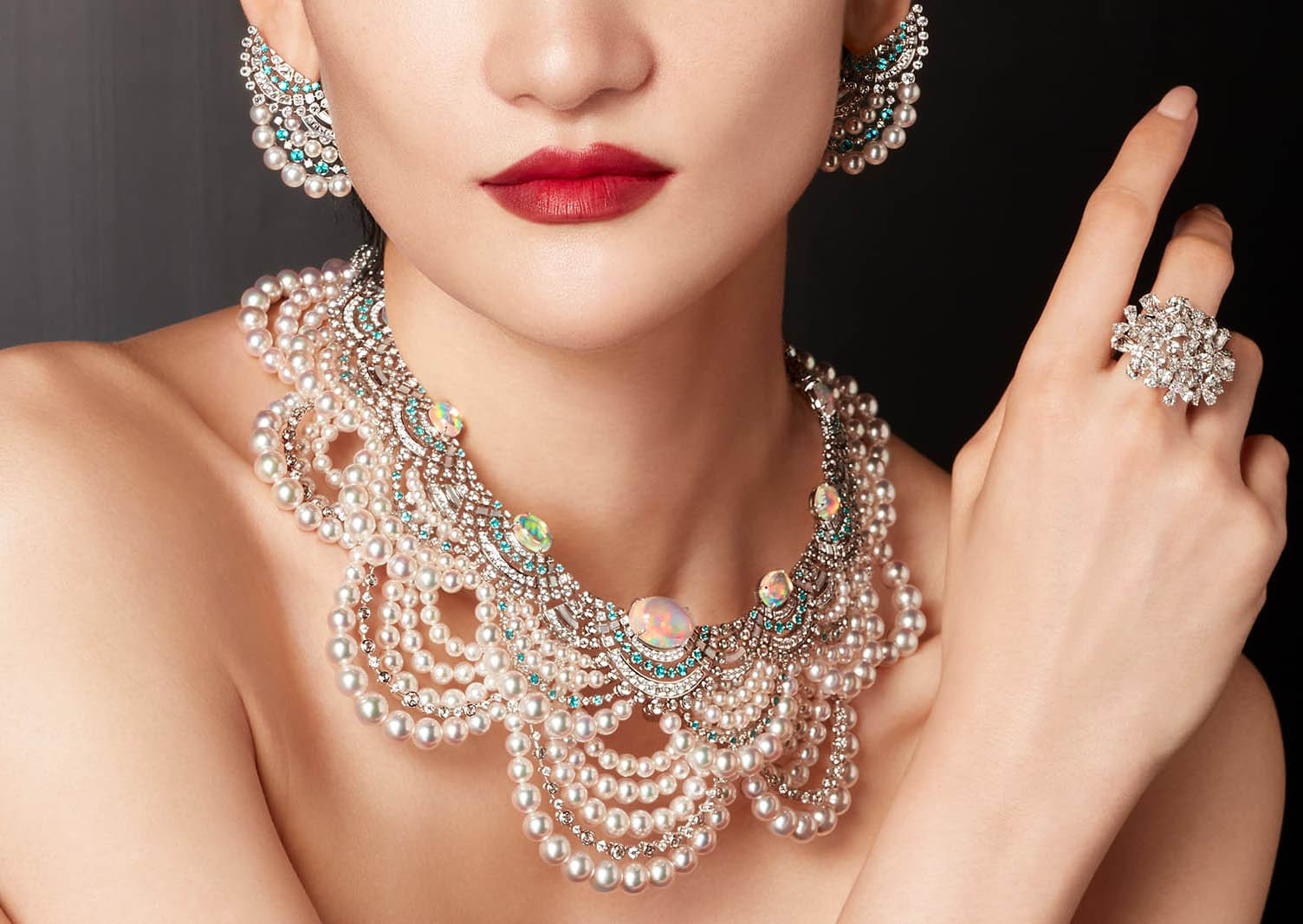 Ай Томинага. Колье, серьги, кольцо The Japanese Sense of Beauty Mikimoto Ай Томинага. Колье, серьги, кольцо The Japanese Sense of Beauty Mikimoto