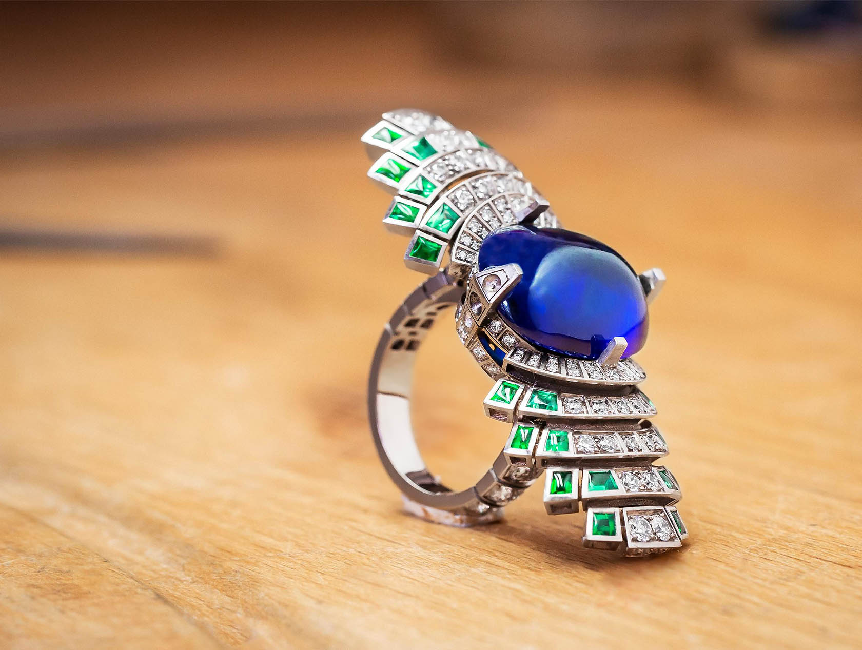 Кольцо Cartier Parhelia в процессе изготовления и закрепки бриллиантов Кольцо Cartier Parhelia в процессе изготовления и закрепки бриллиантов